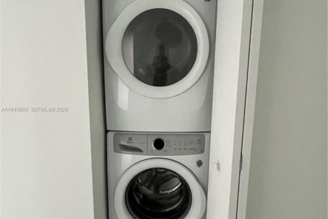 Copropriété à louer à North Miami Beach, Floride: 2 chambres, 103.59 m2 № 2002546 - photo 17