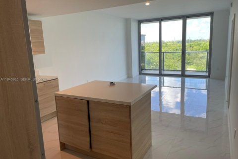 Copropriété à louer à North Miami Beach, Floride: 2 chambres, 103.59 m2 № 2002546 - photo 5