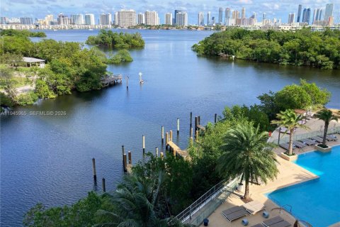 Copropriété à louer à North Miami Beach, Floride: 2 chambres, 103.59 m2 № 2002546 - photo 2