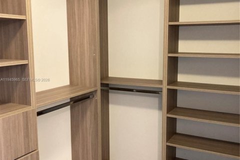 Copropriété à louer à North Miami Beach, Floride: 2 chambres, 103.59 m2 № 2002546 - photo 12