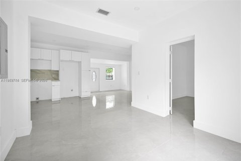 Villa ou maison à vendre à Miami Gardens, Floride: 4 chambres, 106.19 m2 № 2009652 - photo 21