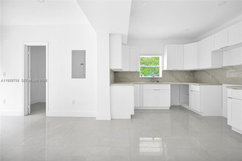 Villa ou maison à vendre à Miami Gardens, Floride: 4 chambres, 106.19 m2 № 2009652 - photo 20