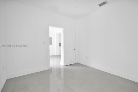 Villa ou maison à vendre à Miami Gardens, Floride: 4 chambres, 106.19 m2 № 2009652 - photo 28