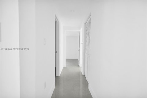 Villa ou maison à vendre à Miami Gardens, Floride: 4 chambres, 106.19 m2 № 2009652 - photo 14