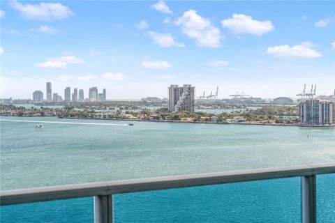 Condominio en venta en Miami, Florida, 1 dormitorio, 78.97 m2 № 1701601 - foto 2