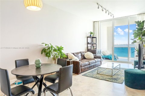 Condominio en venta en Miami, Florida, 1 dormitorio, 78.97 m2 № 1701601 - foto 4