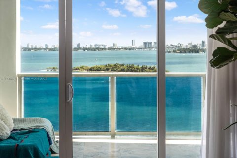 Condominio en venta en Miami, Florida, 1 dormitorio, 78.97 m2 № 1701601 - foto 11