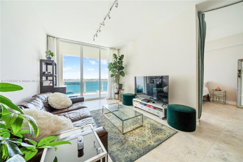 Condominio en venta en Miami, Florida, 1 dormitorio, 78.97 m2 № 1701601 - foto 3
