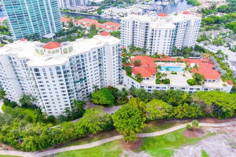 Condominio en venta en Aventura, Florida, 2 dormitorios, 116.78 m2 № 1962292 - foto 2