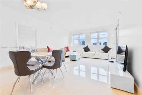 Condominio en venta en Aventura, Florida, 2 dormitorios, 116.78 m2 № 1962292 - foto 8