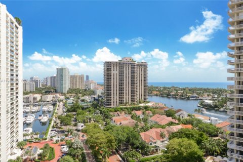 Copropriété à louer à Aventura, Floride: 3 chambres, 169.55 m2 № 1998674 - photo 12
