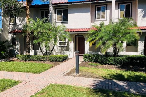 Touwnhouse à louer à Kissimmee, Floride: 2 chambres, 97.73 m2 № 2399125 - photo 2