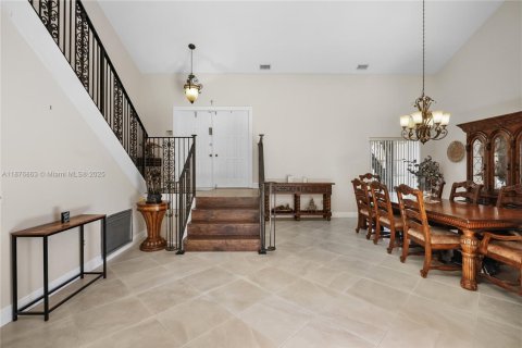 Casa en venta en Miami, Florida, 4 dormitorios, 189.61 m2 № 1923674 - foto 5