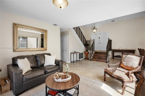 Casa en venta en Miami, Florida, 4 dormitorios, 189.61 m2 № 1923674 - foto 4