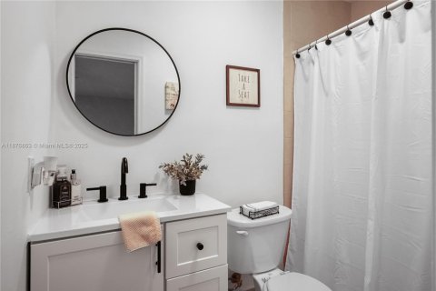 Casa en venta en Miami, Florida, 4 dormitorios, 189.61 m2 № 1923674 - foto 29