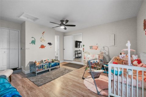 Casa en venta en Miami, Florida, 4 dormitorios, 189.61 m2 № 1923674 - foto 30