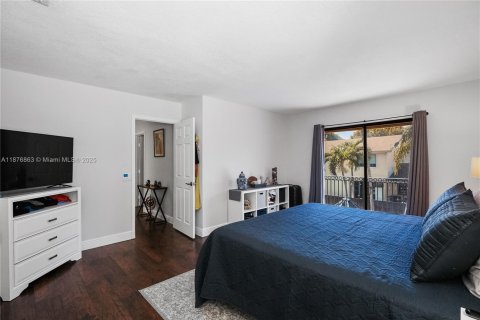 Casa en venta en Miami, Florida, 4 dormitorios, 189.61 m2 № 1923674 - foto 23