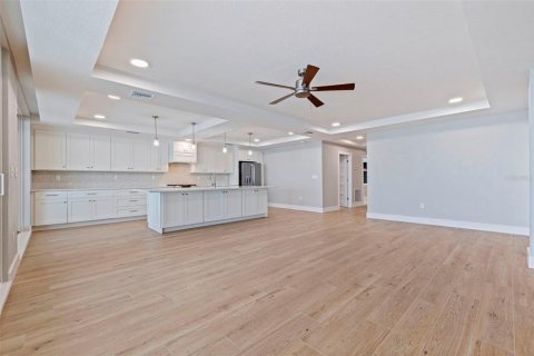 Condominio en venta en Madeira Beach, Florida, 2 dormitorios, 166.39 m2 № 2131070 - foto 21