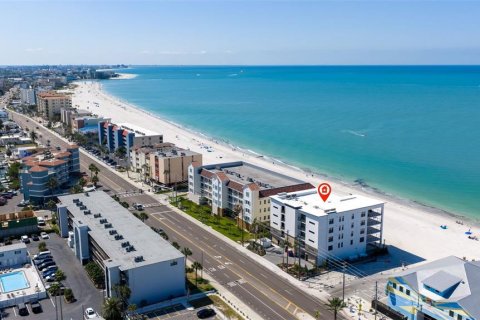 Condominio en venta en Madeira Beach, Florida, 2 dormitorios, 166.39 m2 № 2131070 - foto 8