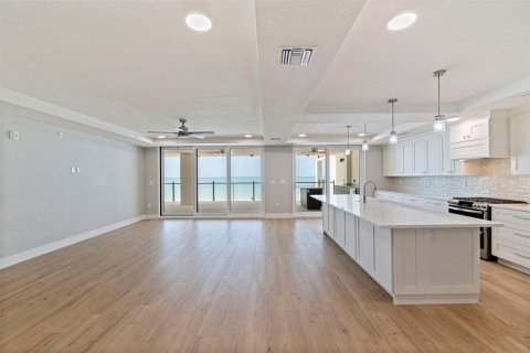 Condominio en venta en Madeira Beach, Florida, 2 dormitorios, 166.39 m2 № 2131070 - foto 9