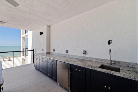 Condominio en venta en Madeira Beach, Florida, 2 dormitorios, 166.39 m2 № 2131070 - foto 28