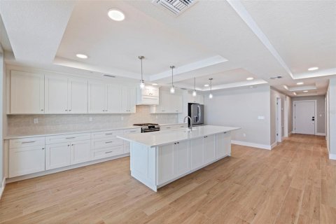 Condominio en venta en Madeira Beach, Florida, 2 dormitorios, 166.39 m2 № 2131070 - foto 11
