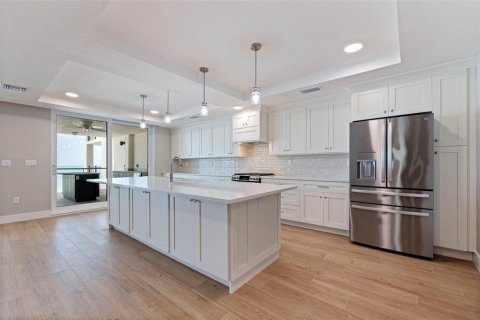 Condominio en venta en Madeira Beach, Florida, 2 dormitorios, 166.39 m2 № 2131070 - foto 10