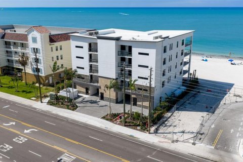 Condominio en venta en Madeira Beach, Florida, 2 dormitorios, 166.39 m2 № 2131070 - foto 3