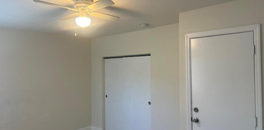 Immobilier commercial à West Palm Beach, Floride 2 chambres, 102.19 m2 № 1224678