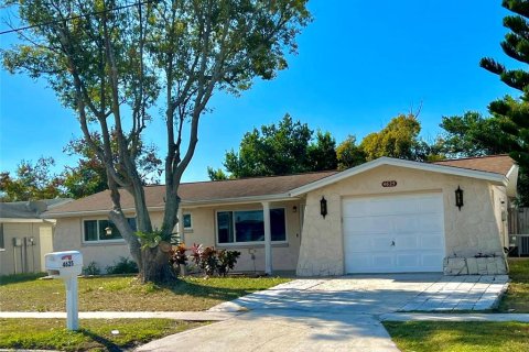 Casa en alquiler en New Port Richey, Florida, 3 dormitorios, 120.77 m2 № 1906075 - foto 1