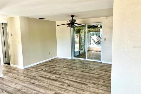 Casa en alquiler en New Port Richey, Florida, 3 dormitorios, 120.77 m2 № 1906075 - foto 7
