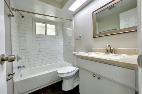Casa en alquiler en New Port Richey, Florida, 3 dormitorios, 120.77 m2 № 1906075 - foto 9