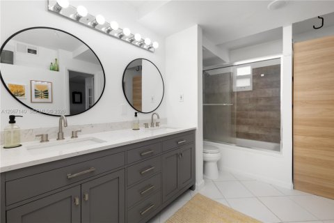 Copropriété à louer à Miami Beach, Floride: 2 chambres, 69.4 m2 № 2290327 - photo 8