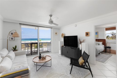 Copropriété à louer à Miami Beach, Floride: 2 chambres, 69.4 m2 № 2290327 - photo 10