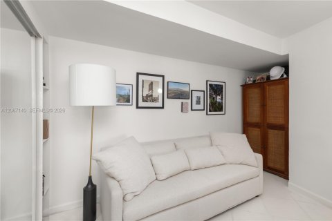Copropriété à louer à Miami Beach, Floride: 2 chambres, 69.4 m2 № 2290327 - photo 16