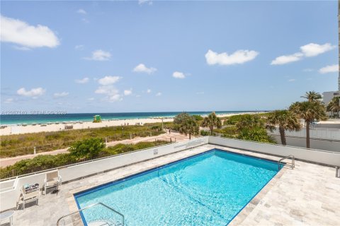 Copropriété à louer à Miami Beach, Floride: 2 chambres, 69.4 m2 № 2290327 - photo 24