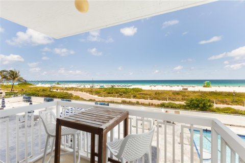 Copropriété à louer à Miami Beach, Floride: 2 chambres, 69.4 m2 № 2290327 - photo 2