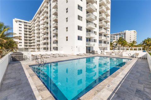 Copropriété à louer à Miami Beach, Floride: 2 chambres, 69.4 m2 № 2290327 - photo 20