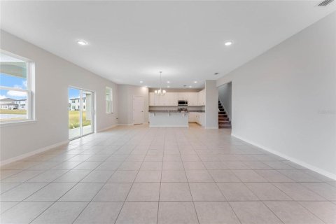 House in Haines City, Florida 5 bedrooms, 265.33 sq.m. № 1884047 - photo 6