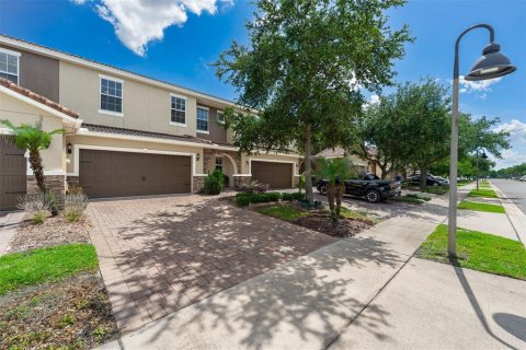 Townhouse in Ocoee, Florida 3 bedrooms, 161.46 sq.m. № 2143067 - photo 5