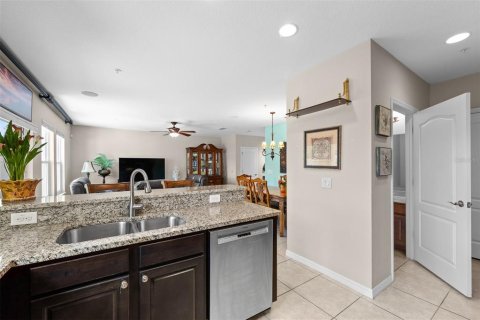 Townhouse in Ocoee, Florida 3 bedrooms, 161.46 sq.m. № 2143067 - photo 16
