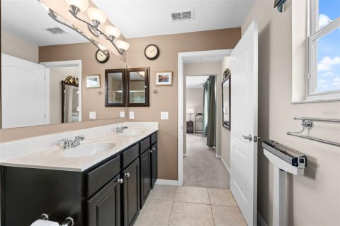 Townhouse in Ocoee, Florida 3 bedrooms, 161.46 sq.m. № 2143067 - photo 27