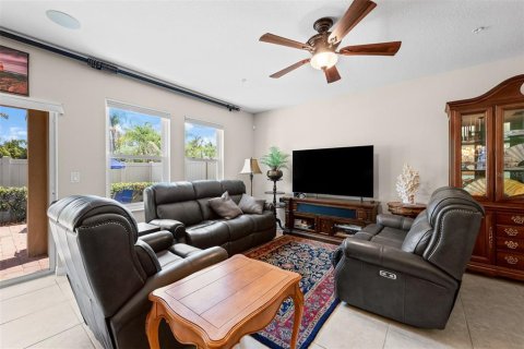 Townhouse in Ocoee, Florida 3 bedrooms, 161.46 sq.m. № 2143067 - photo 12
