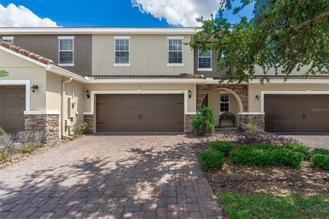 Townhouse in Ocoee, Florida 3 bedrooms, 161.46 sq.m. № 2143067 - photo 2