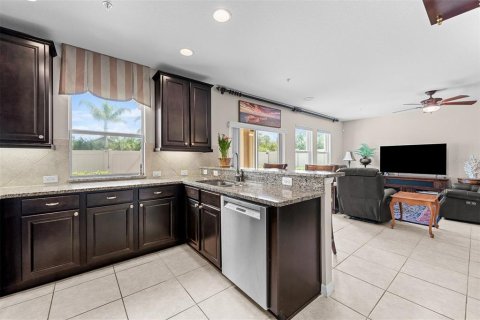 Townhouse in Ocoee, Florida 3 bedrooms, 161.46 sq.m. № 2143067 - photo 17