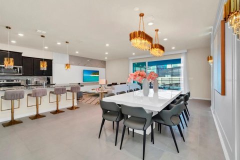 House in Davenport, Florida 10 bedrooms, 408.68 sq.m. № 1574144 - photo 3