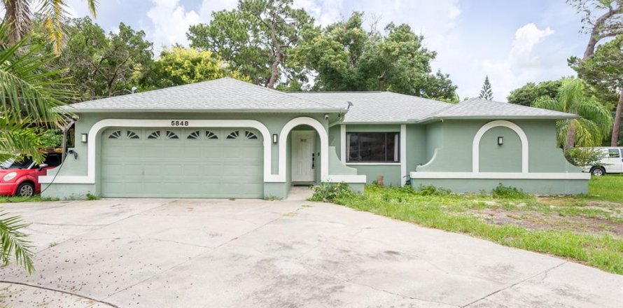 Casa en New Port Richey, Florida 3 dormitorios, 138.24 m2 № 2385913