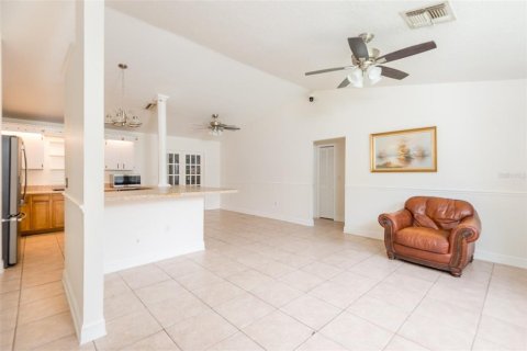 Casa en venta en New Port Richey, Florida, 3 dormitorios, 138.24 m2 № 2385913 - foto 5