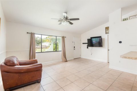 Casa en venta en New Port Richey, Florida, 3 dormitorios, 138.24 m2 № 2385913 - foto 3