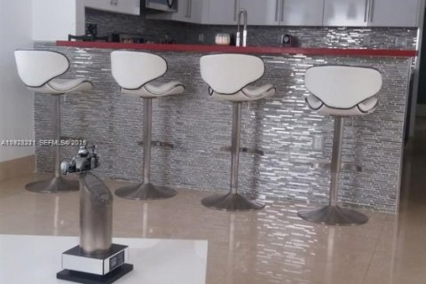 Villa ou maison à louer à Doral, Floride: 4 chambres, 283.63 m2 № 1976845 - photo 6